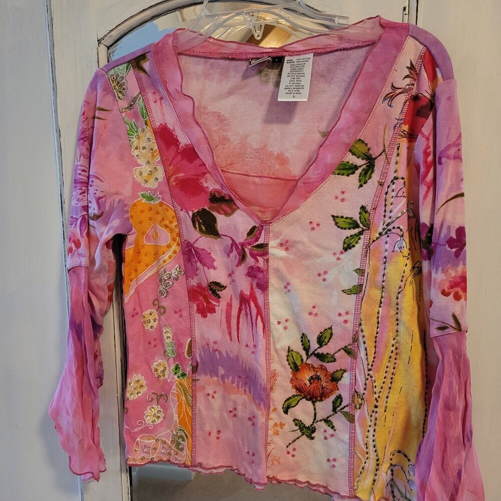 Floral top with sequin and fluttery sleeves